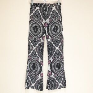 Sosho Semi Flared Knit‎ Printed Pants fits S/M